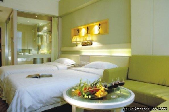 New Beacon International Hotel Wuhan Room photo